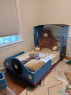 Free train bed
