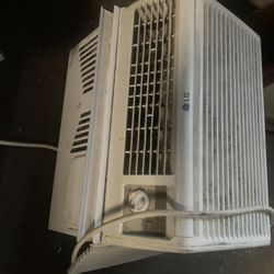 Very Good Ac Unit. About A Ft Wide.  No Noice. 