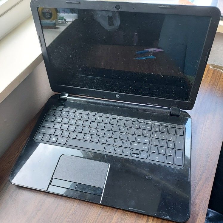 hp laptop - barely runs
