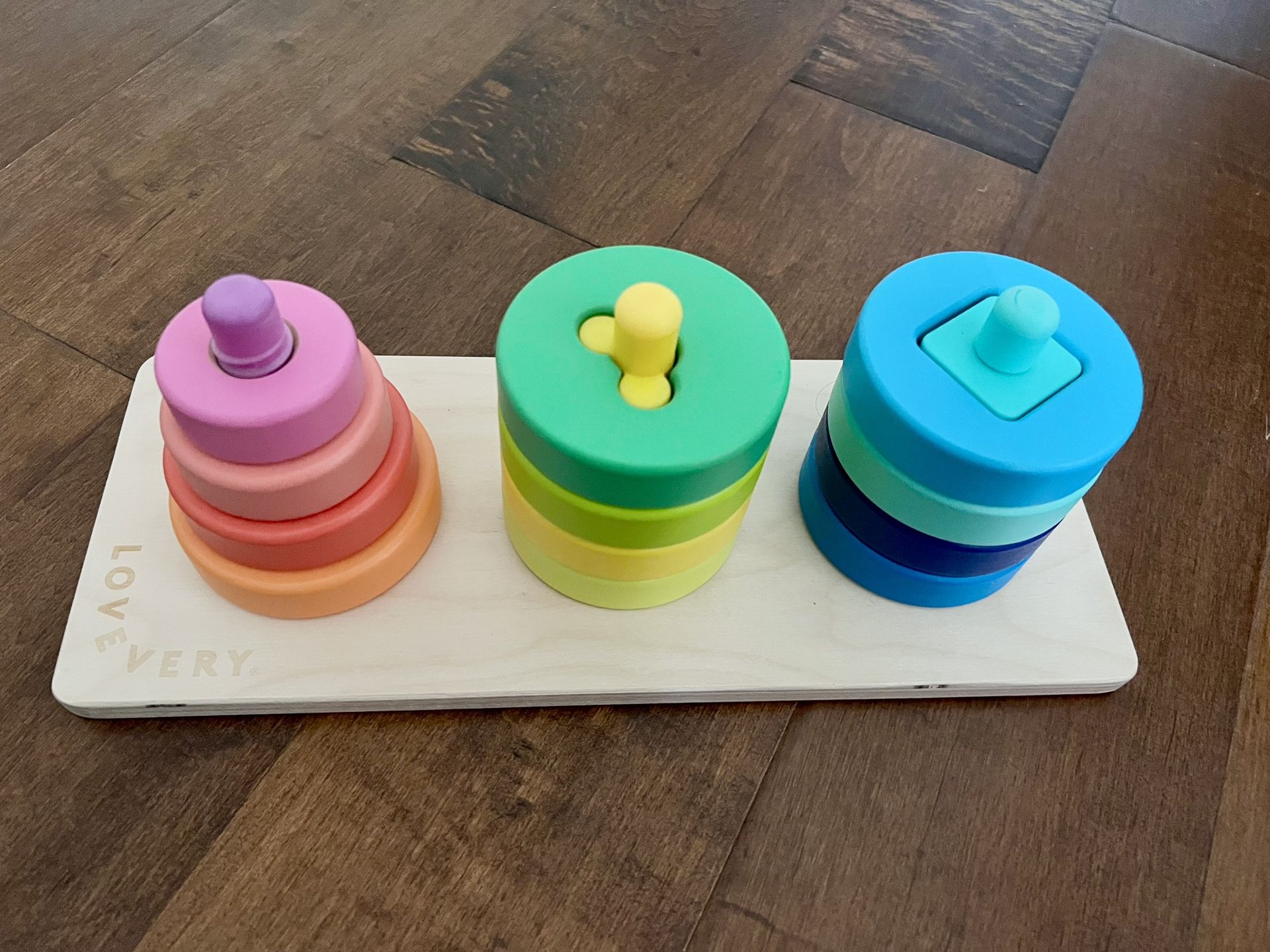 Lovevery Montessori Twist And Pivot Puzzle Toy