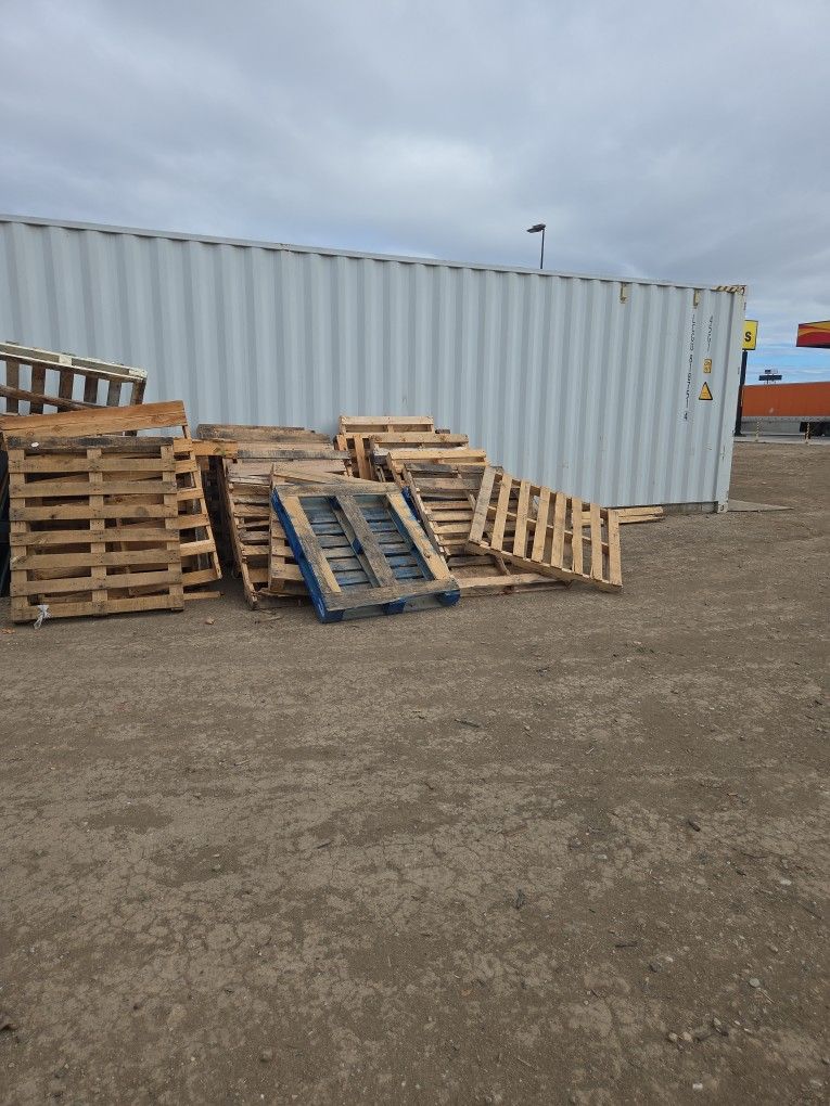 Free Pallets!!