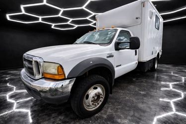 2005 Ford F550 Super Duty Regular Cab & Chassis