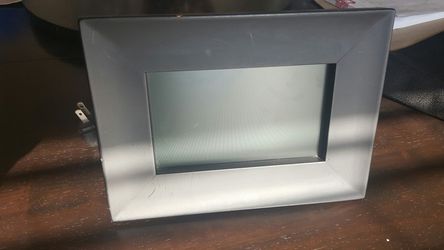 Digital Picture Frame with ac adapter