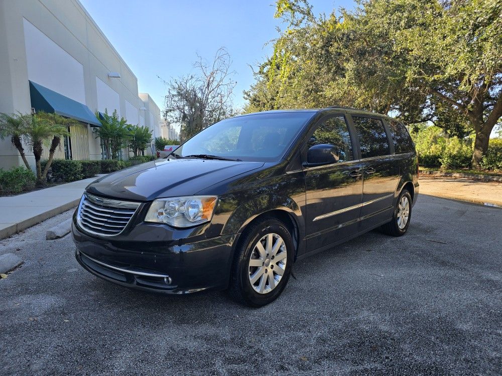 2016 Chrysler Town & Country