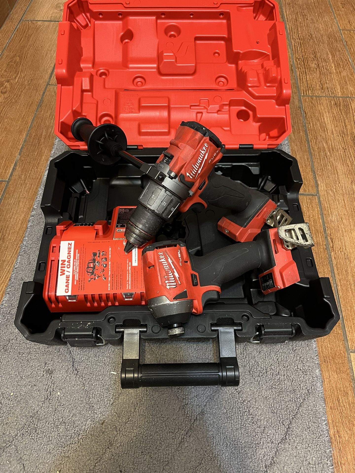 Milwaukee Impac Drill And Hammer Incluye Cargador No Pilas