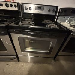 Whirlpool Stove On Good Working Condition