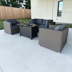 ‏New inbox patio set (we finance and deliver)($54 down,90 day no interest  payment plan)