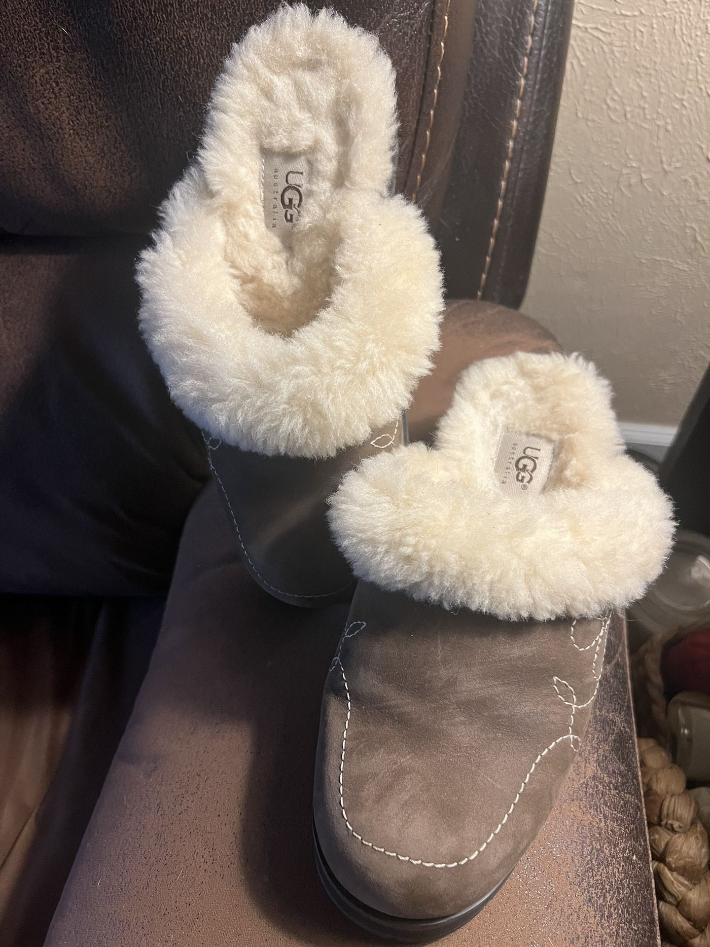 Ugg Shearling Clogs Size 8 Women