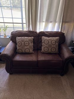 Sofa and loveseat set