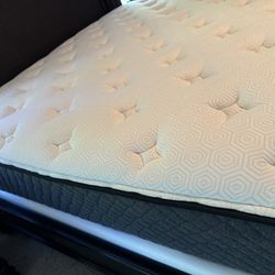 Cal King Mattress Bear Hybrid Cooling As New 