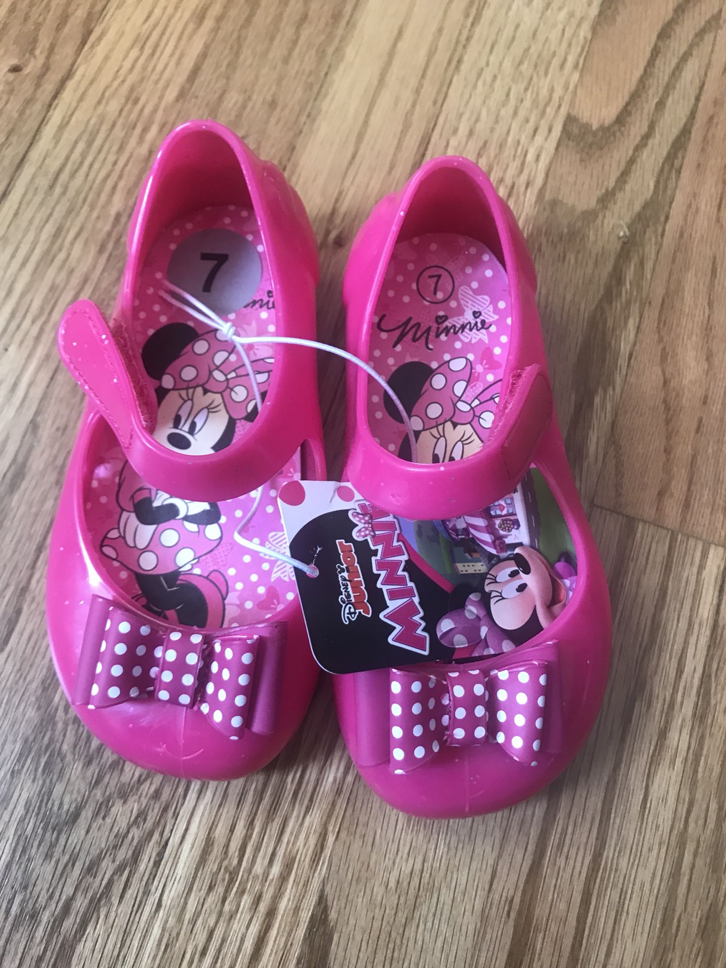 Minnie Mouse girls water shoes size 7