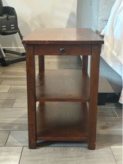 Wood 3 tier End table / night stand