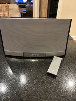Bose SoundDock Speaker with Remote