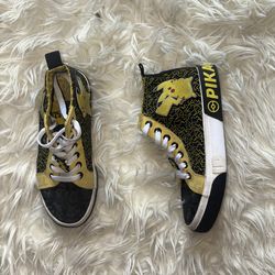 Kids Pokémon shoes size 4