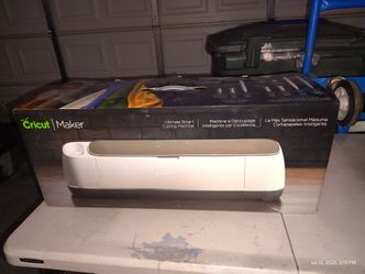 LIKE NEW! Cricut machine