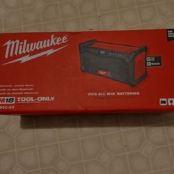 Milwaukee M18 Cordless Jobsite Radio FM AM With Bluetooth 18v tool only new 