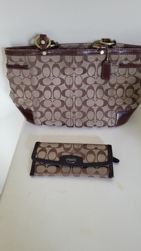 Coach Purse With Wallet 