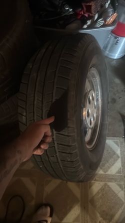 Six lugs for Chevy