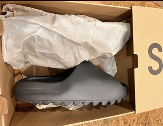 Adidas Yeezy Slides Size 5,6,7,8,11,12