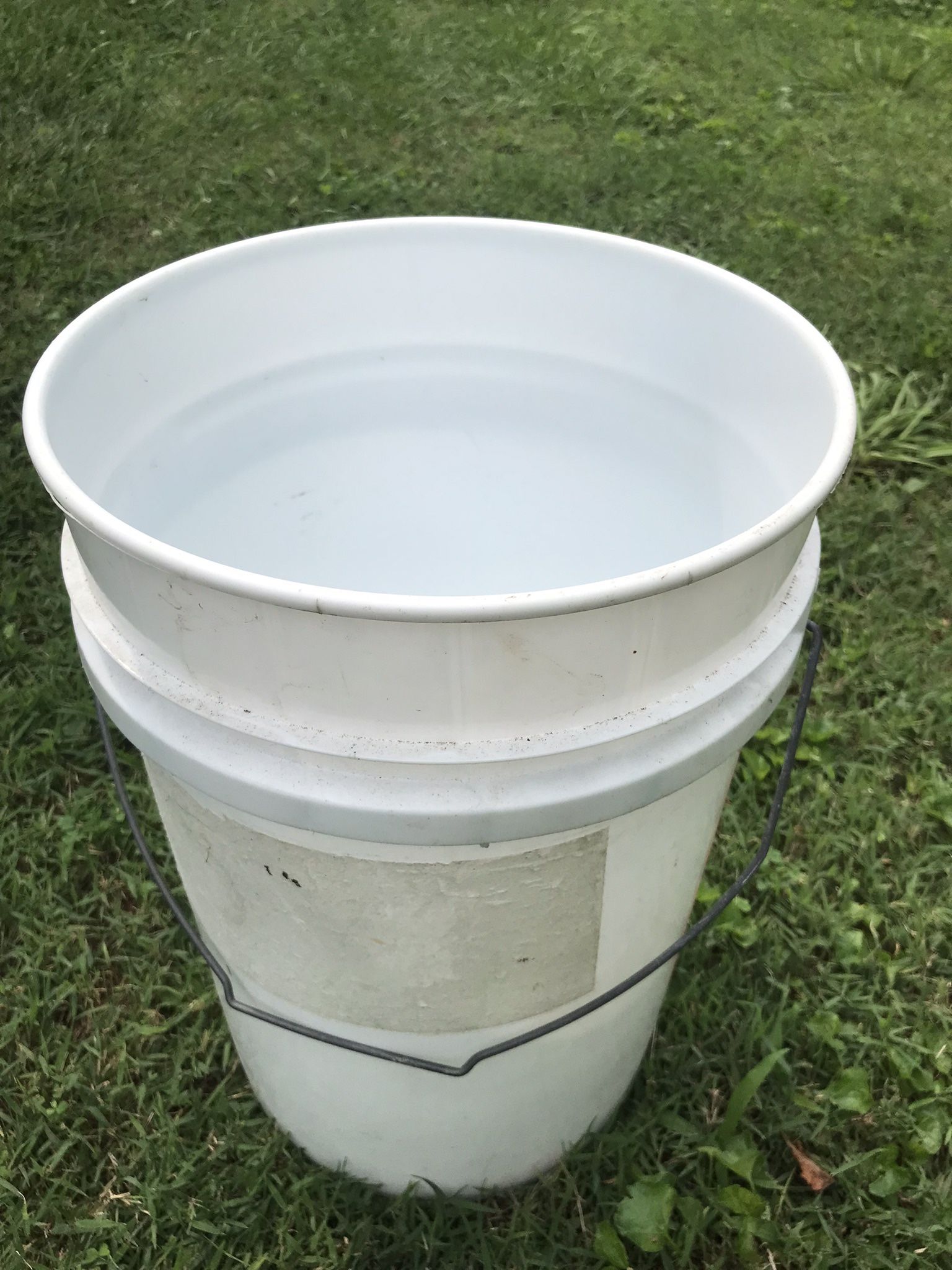 2 5 Gallon Buckets
