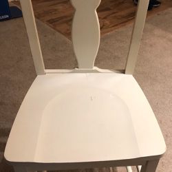 Gorgeous Kid’s Solid Wood White Desk Chair in Excellent Condition 
