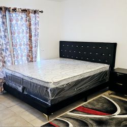 NEW KING-SIZE PILLOW TOP MATTRESS & BOX SPRING ⚠️  The Bed Frame Is Not Available 