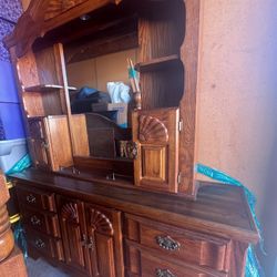 Dresser Hutch