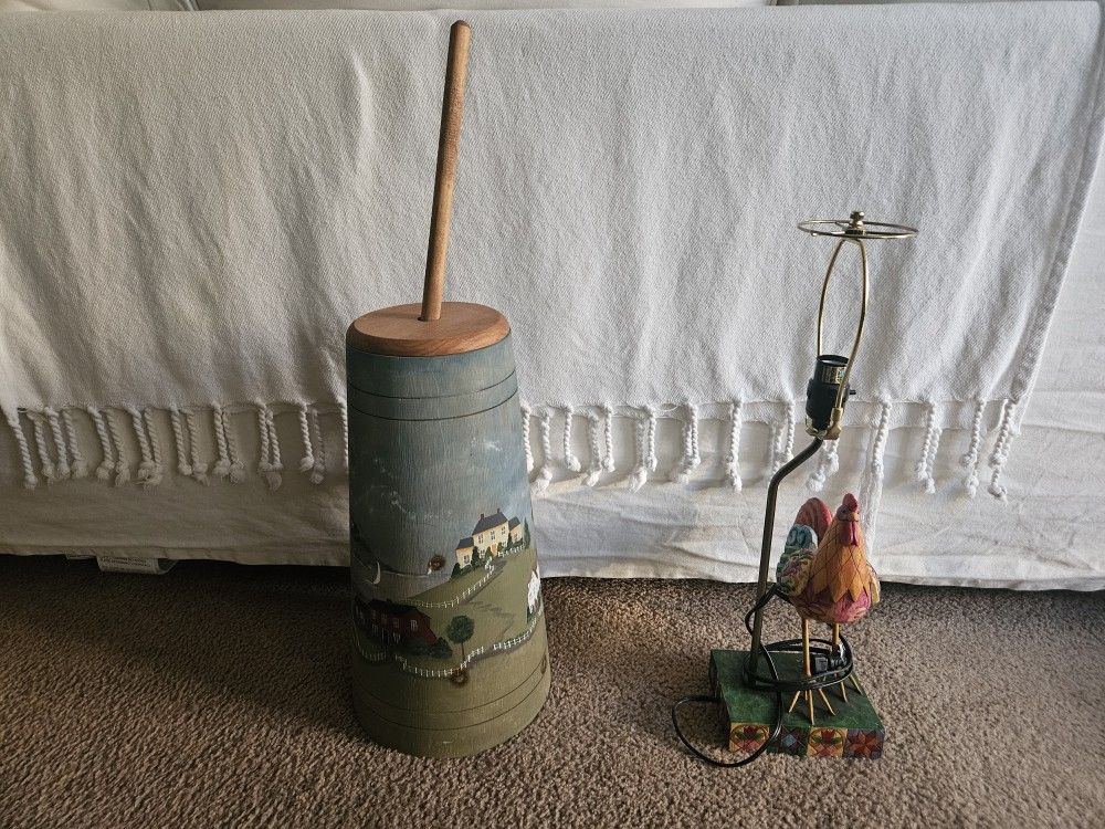 Butter Churn / Jim Shore Lamp