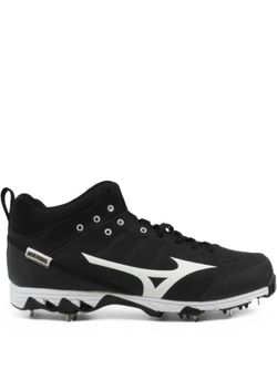 Basketball cleats