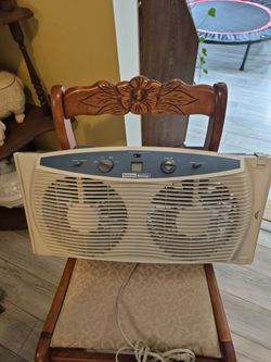HOLMES accutemp 3 speed window fan