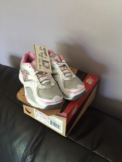 Pink Girl brand new new balance sneaker