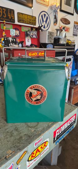 Vintage style, small cooler.