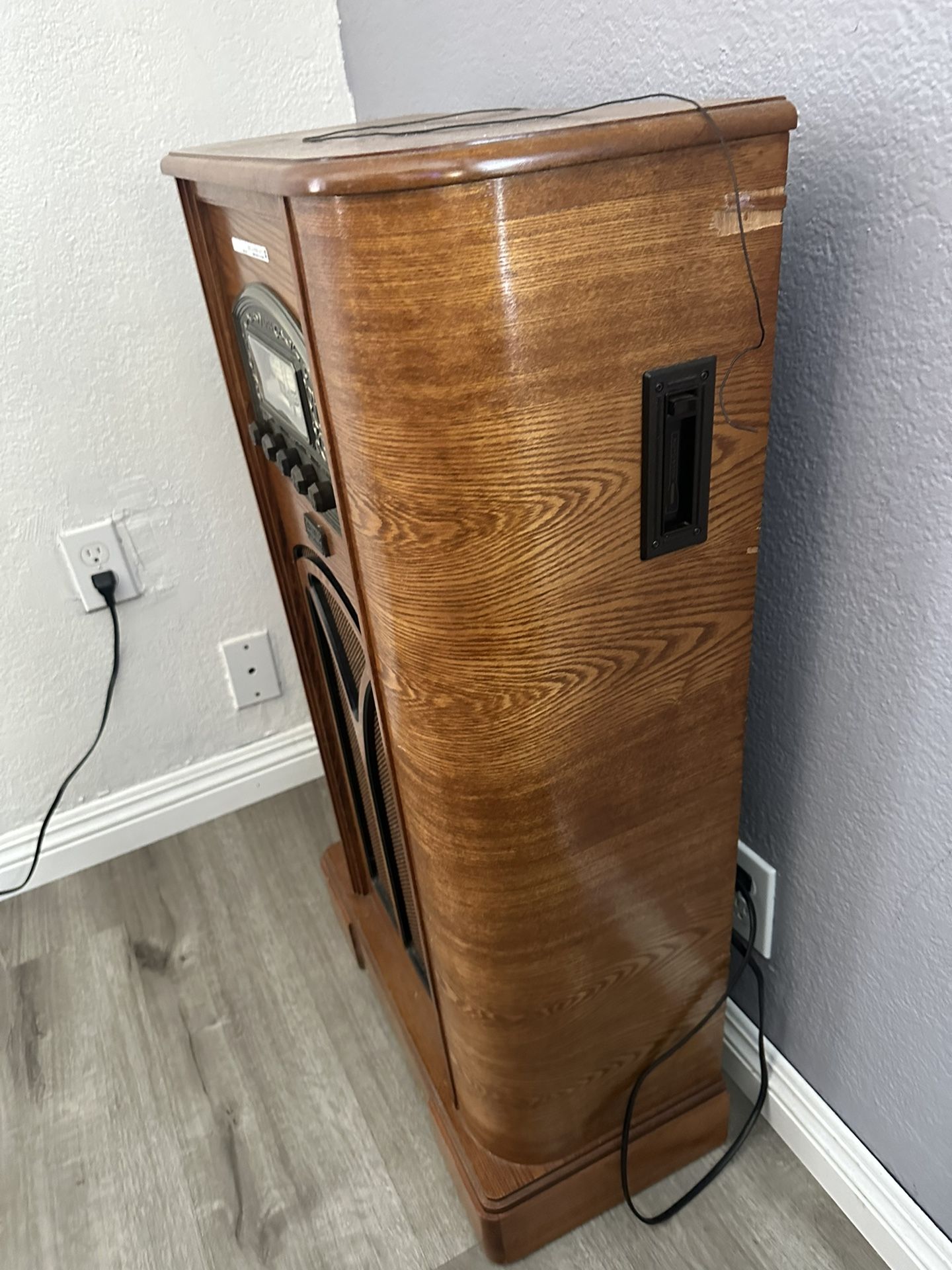 Old School Radio (with Tape Player)