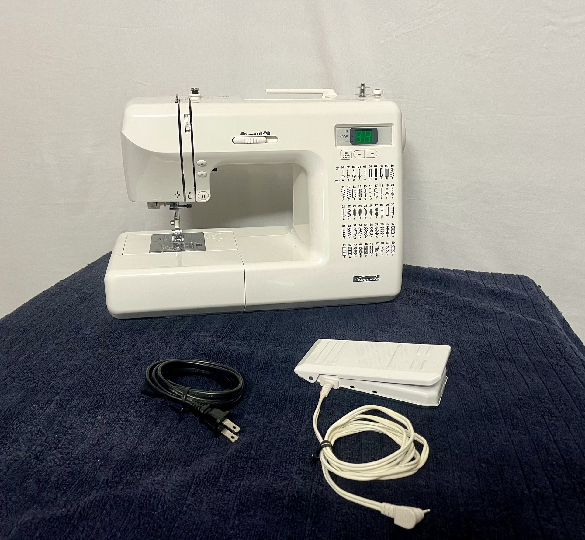 KENMORE 19110 SEWING MACHINE
