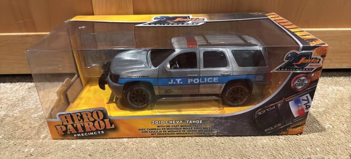 Jada Hero Patrol 2010 Chevy Tahoe Diecast 1:24 Police Interceptor Car Truck, $20 ships for $35