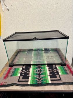 Class terrarium tank