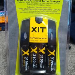 Factory Sealed 4x Aa Rechargeable Batteries With Charger! 