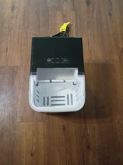 Countertop ice maker machine good shape works good no offers no trades 75th Ave Indian School serious buyers only please