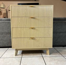 Fluted 4 Drawer Chest / Drawers