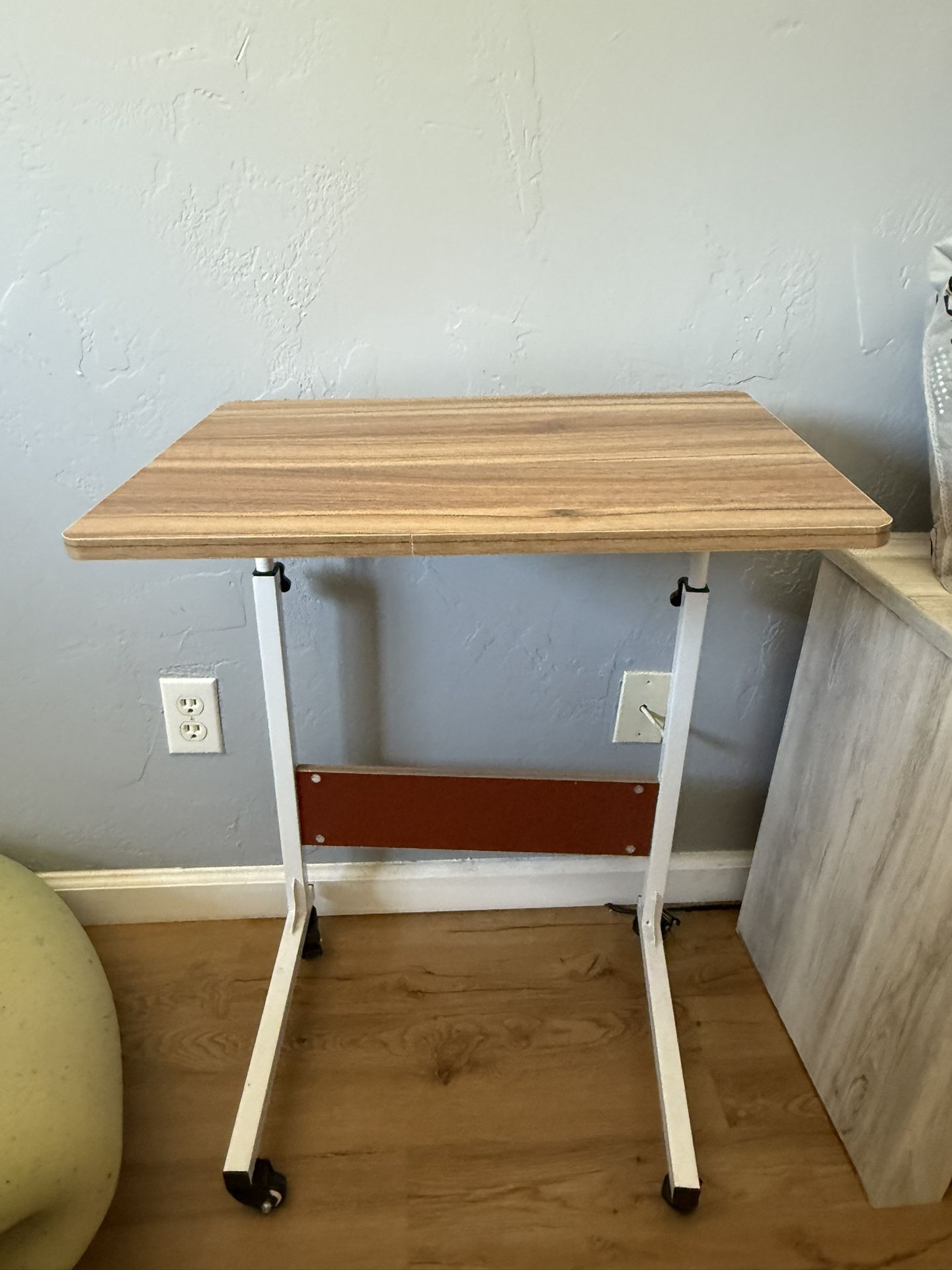 Small Rolling Desk 