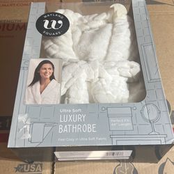 Brand New Wayland Square Ultra Soft Luxury Bathrobe Plush Bathroom Robe (White) Feel Cozy In Ultra Soft Cotton Fabric