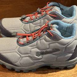 Kids Shoes (Size 4) - Columbia Hiking Boots