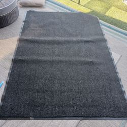 Clean 4x6 commercial grade rubber floor mat