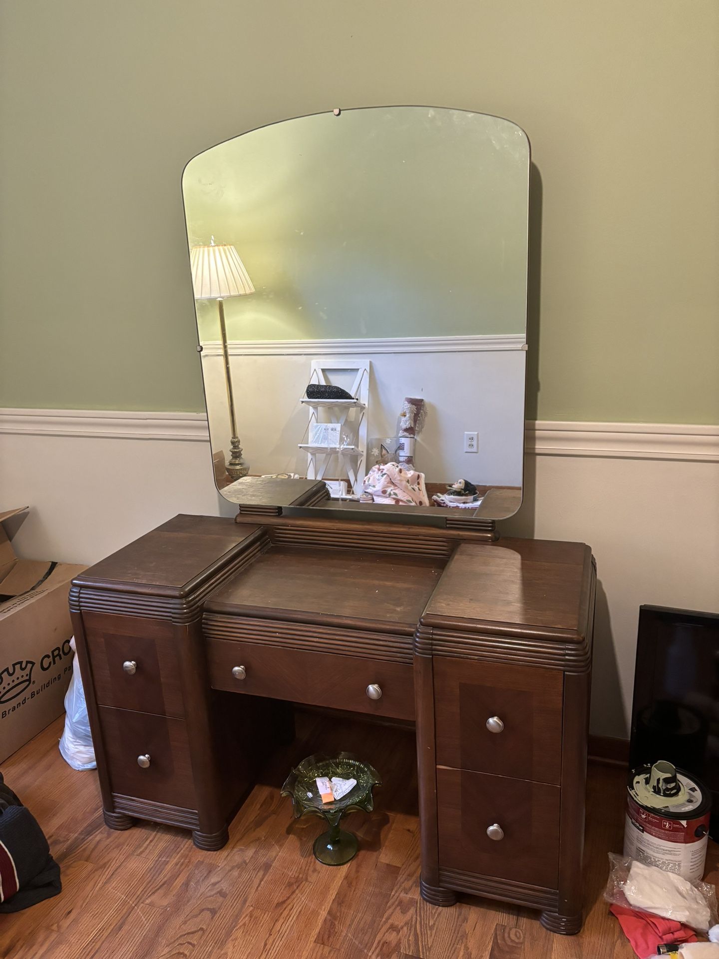 50s vanity with big mirror