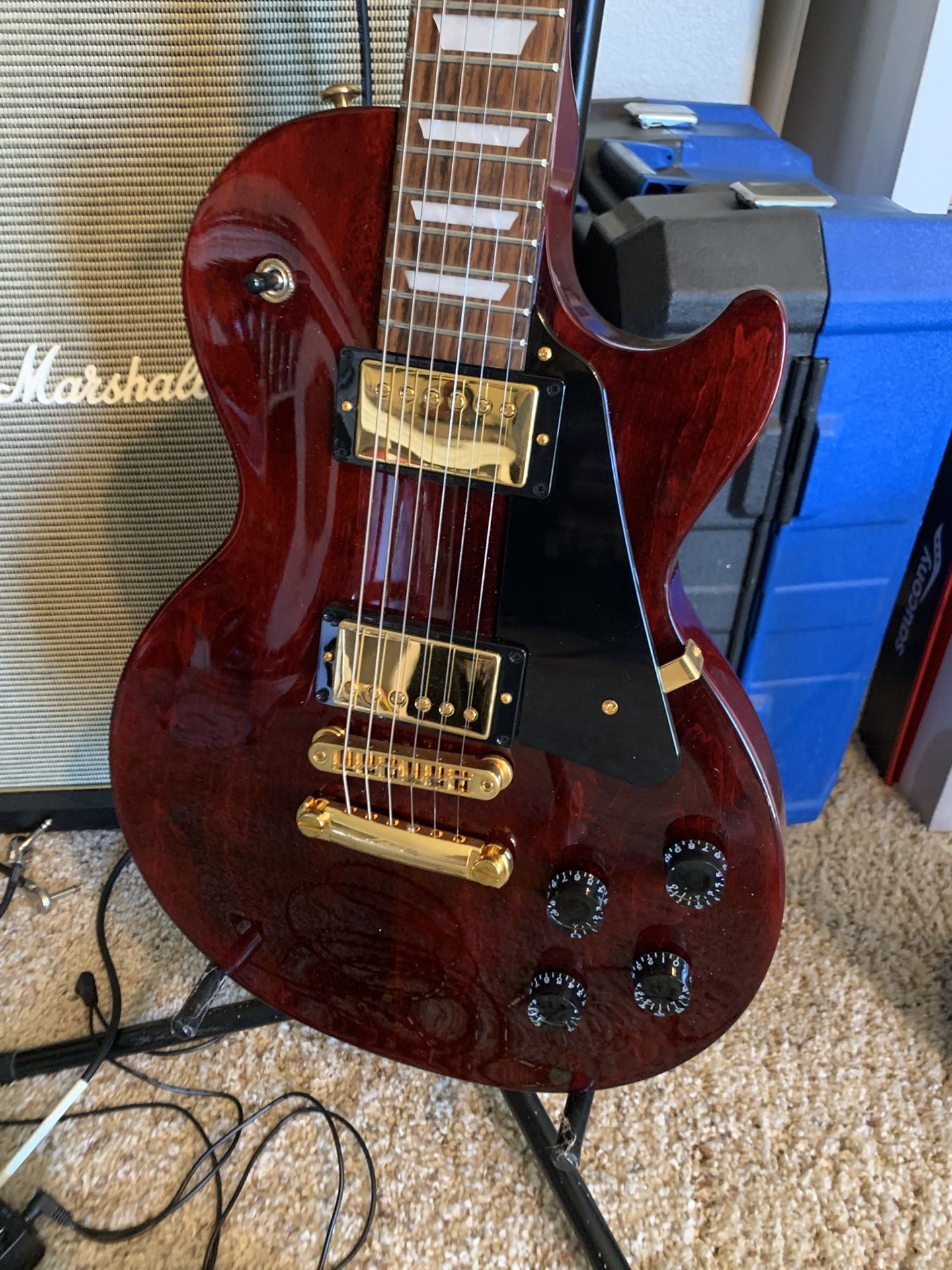 2022 Gibson Les Paul Studio Electric Guitar - Limited Wine Red with Gold! - Gorgeous!