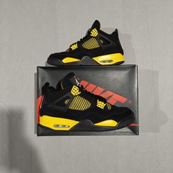 Jordan 4 Yellow Thunders Size 10.5