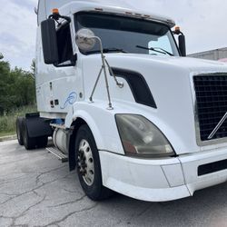07 Volvo VN