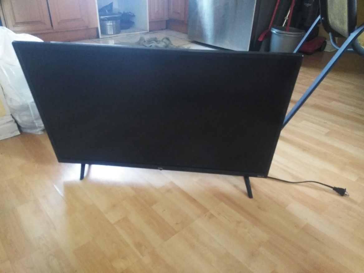 32" Roku TCL TV