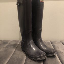 Purple Hunter boots: Size 8