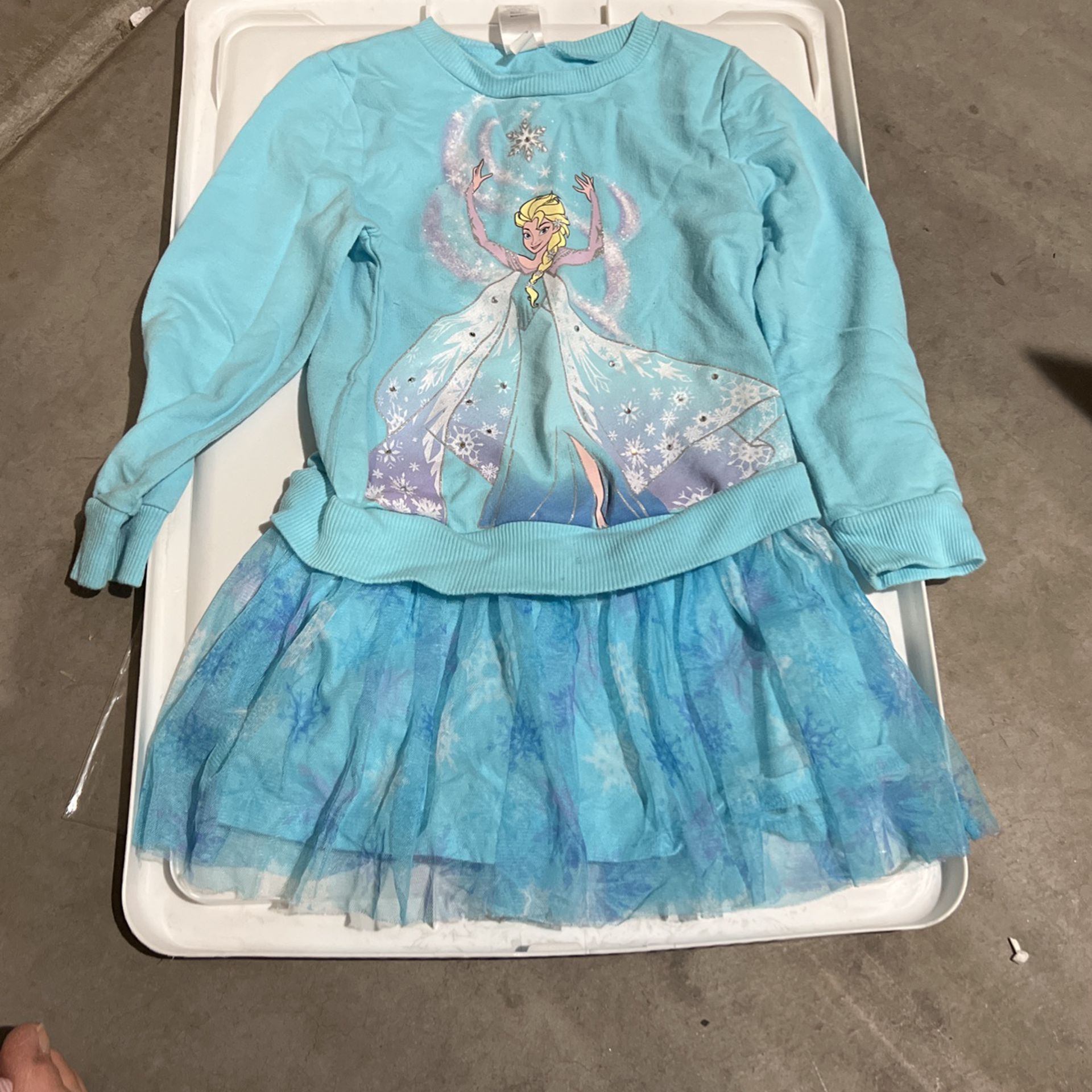 Kids Frozen Top Size 4t.   ¥•¥
